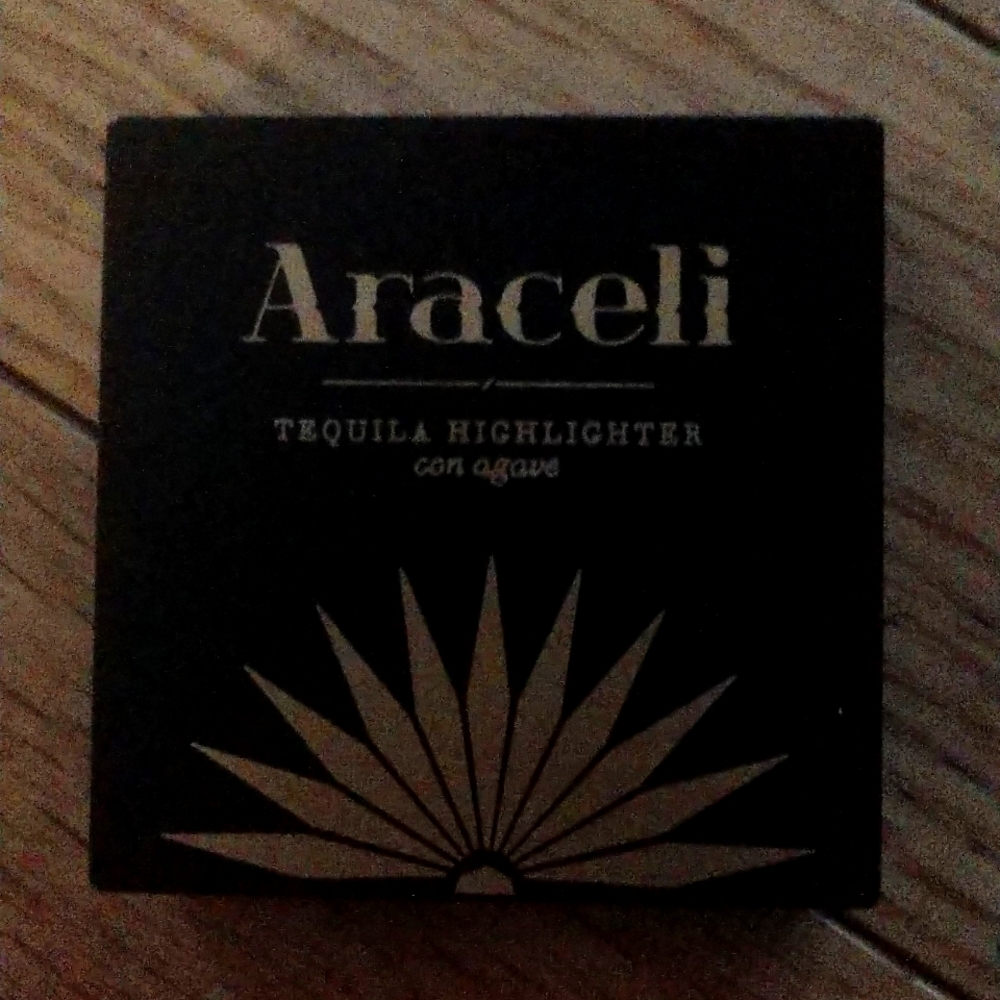 ARACELI BEAUTY Tequila Highlighter in reposado